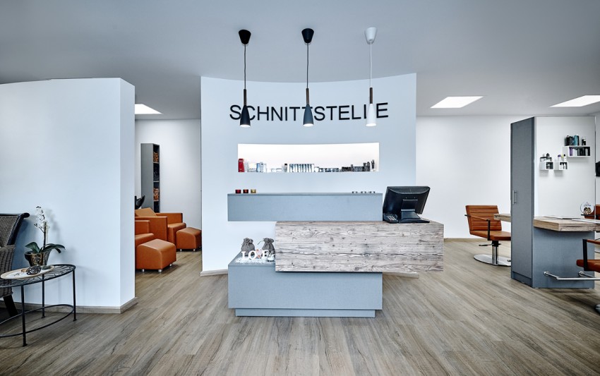 Eingang zum Friseursalon in Filzmoos